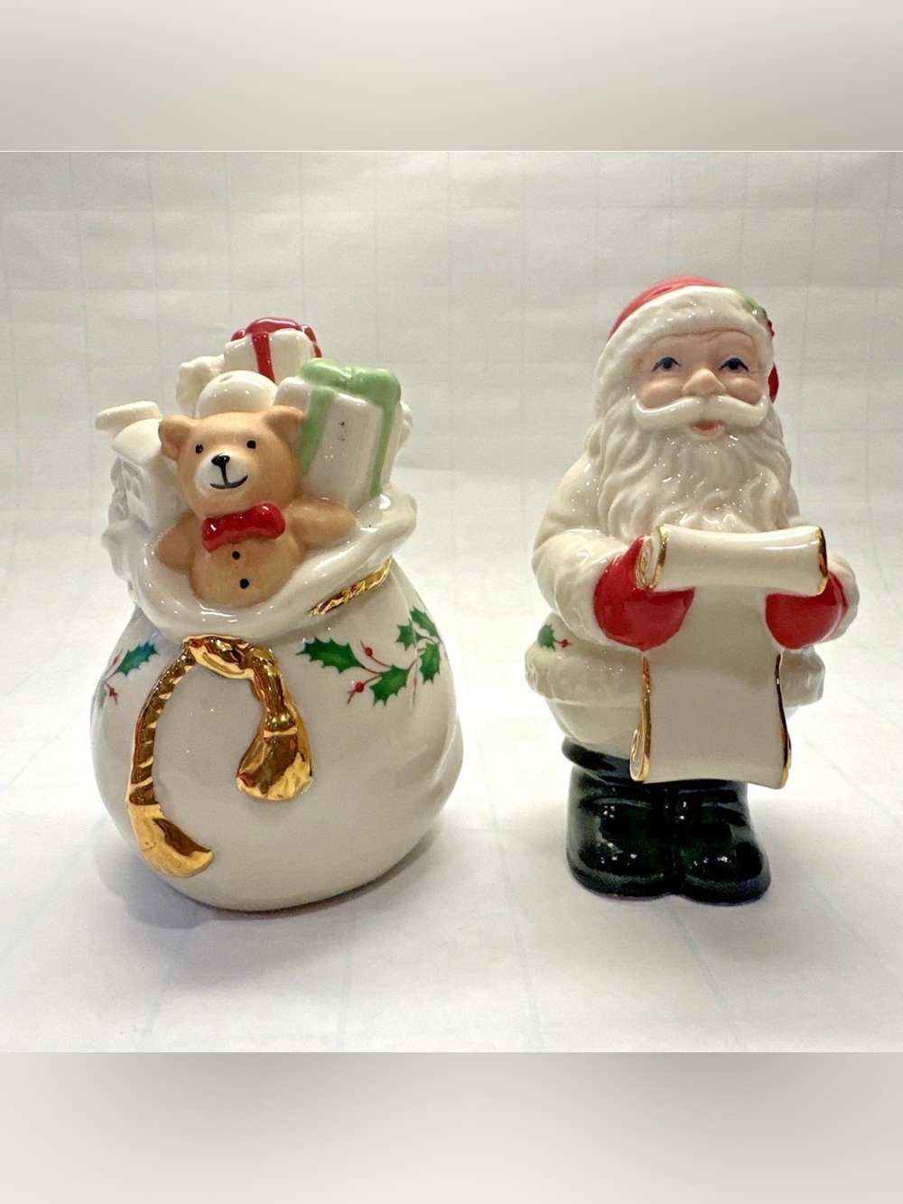 Lenox Holiday Dimension Santa Checking It Twice Christmas Salt Pepper Shakers 4"